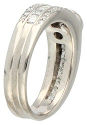 18K Witgouden shoulder ring bezet met ca. 1.02 ct. diamant.