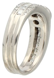 18K Witgouden shoulder ring bezet met ca. 1.02 ct. diamant.