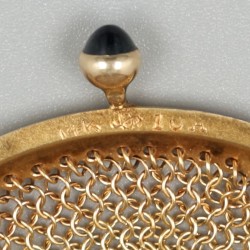Beugelbeursje goud.