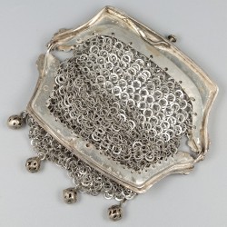 Beugelbeursje zilver.