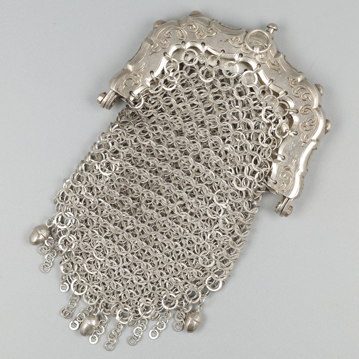 Beugelbeursje zilver.