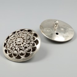 Broekstukken / knopen (2), Hendrik van Laar, Rotterdam 1788, zilver.
