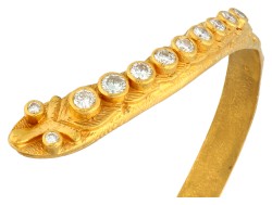 22K Geelgouden slangenarmband bezet met ca. 0.91 ct. diamant.