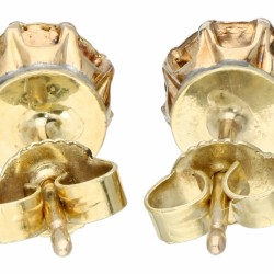 Geelgouden solitair oorstekers, met 2 roos geslepen diamanten - 14 kt.