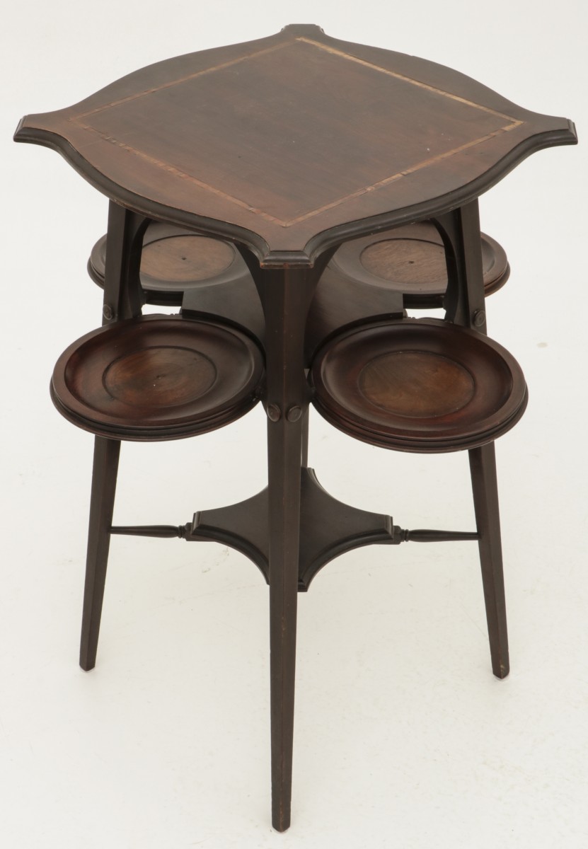 Een Art-Nouveau plantentafeltje, Holland, ca. 1920.
