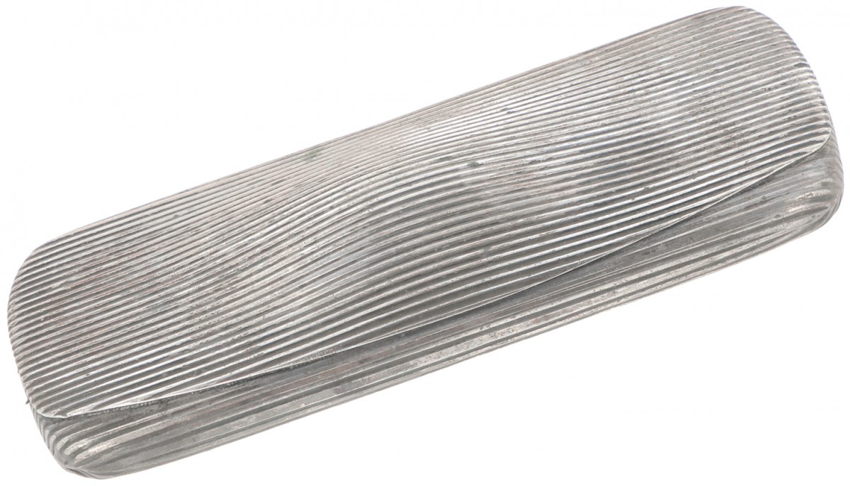 Brillen etui zilver.