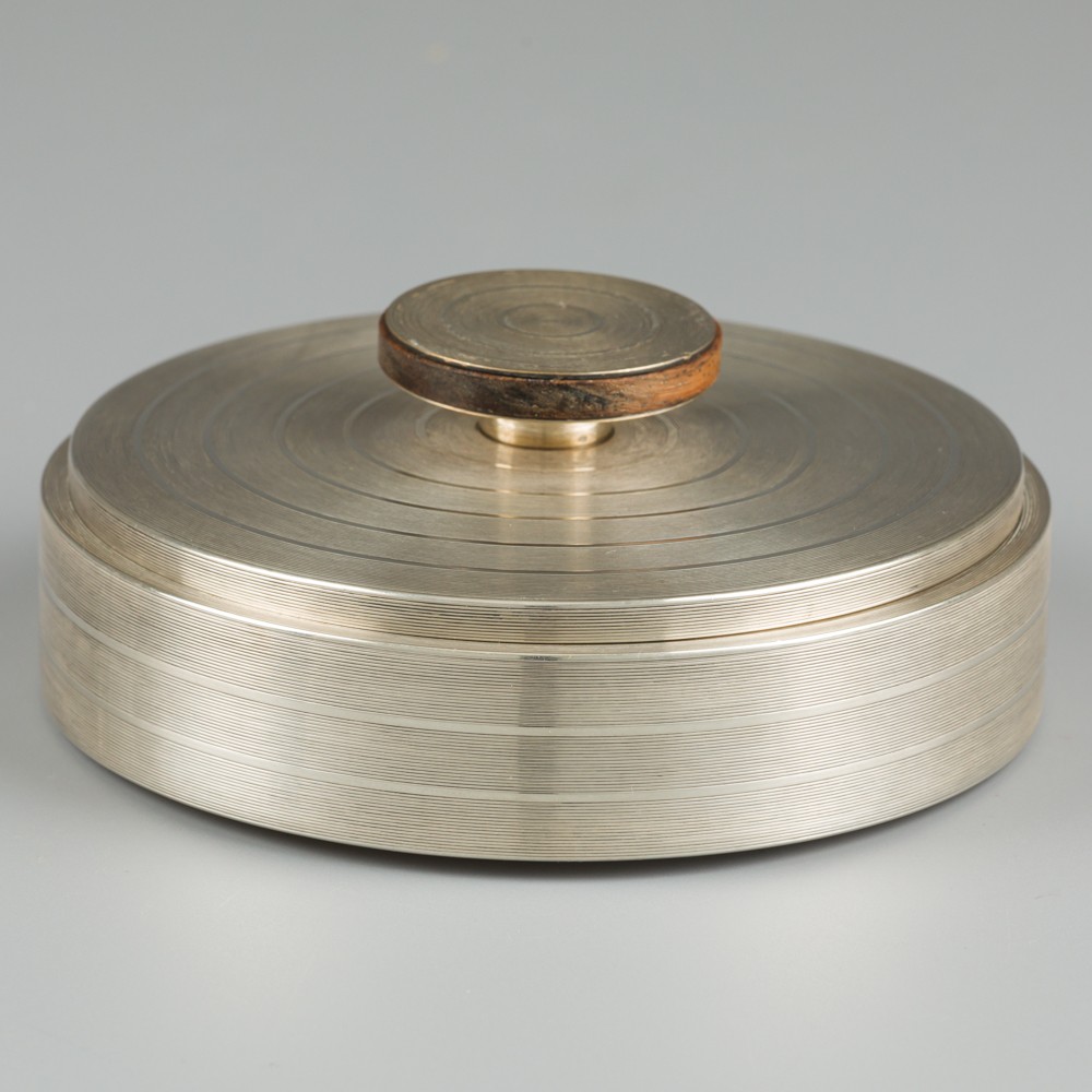 Kaptafeldoos zilver.