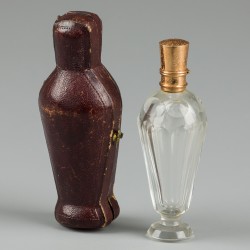 Parfumflacon goud.