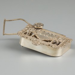Miniatuur draaiorgel zilver.
