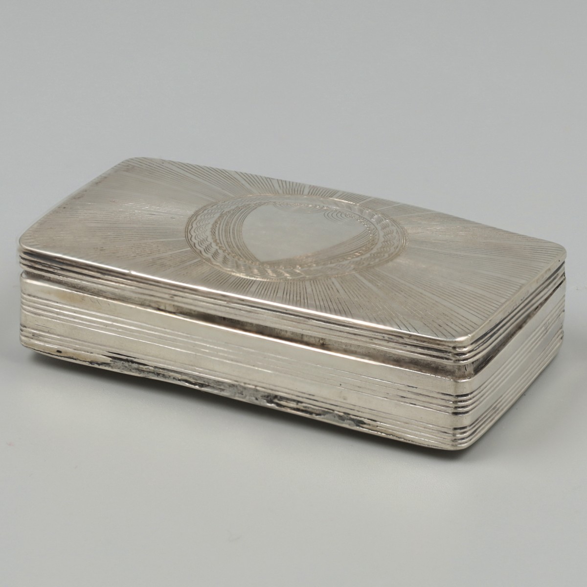 Snuiftabaksdoosje zilver.