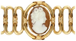 18K Geelgouden Belgische vintage schakelarmband bezet met een camee met sierlijk en profile portret van een dame.