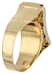 Gouden / platina asymmetrische retro ring met synthetische robijn en diamant.