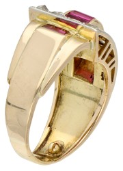 14K Geelgouden retro tank ring bezet met diamant en synthetische robijn.