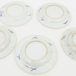 Een set van (5) porseleinen borden met floraal decor. China, Qianglong.