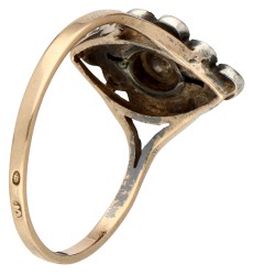 Antieke 14K geelgouden marquise-vormige ring met diamant.