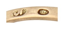 Antieke 14K geelgouden marquise-vormige ring met diamant.