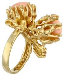 Vintage 18K geelgouden organisch gevormde ring bezet met ca. 5.60 ct. roze bloedkoraal.