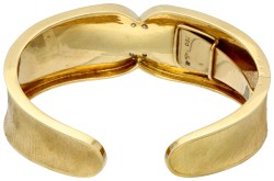 18K Geelgouden cuff armband bezet met ca. 0.04 ct. diamant.