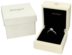 Baunat GIA-gecertificeerde 18K witgouden solitair ring bezet met 0.70 ct. diamant.