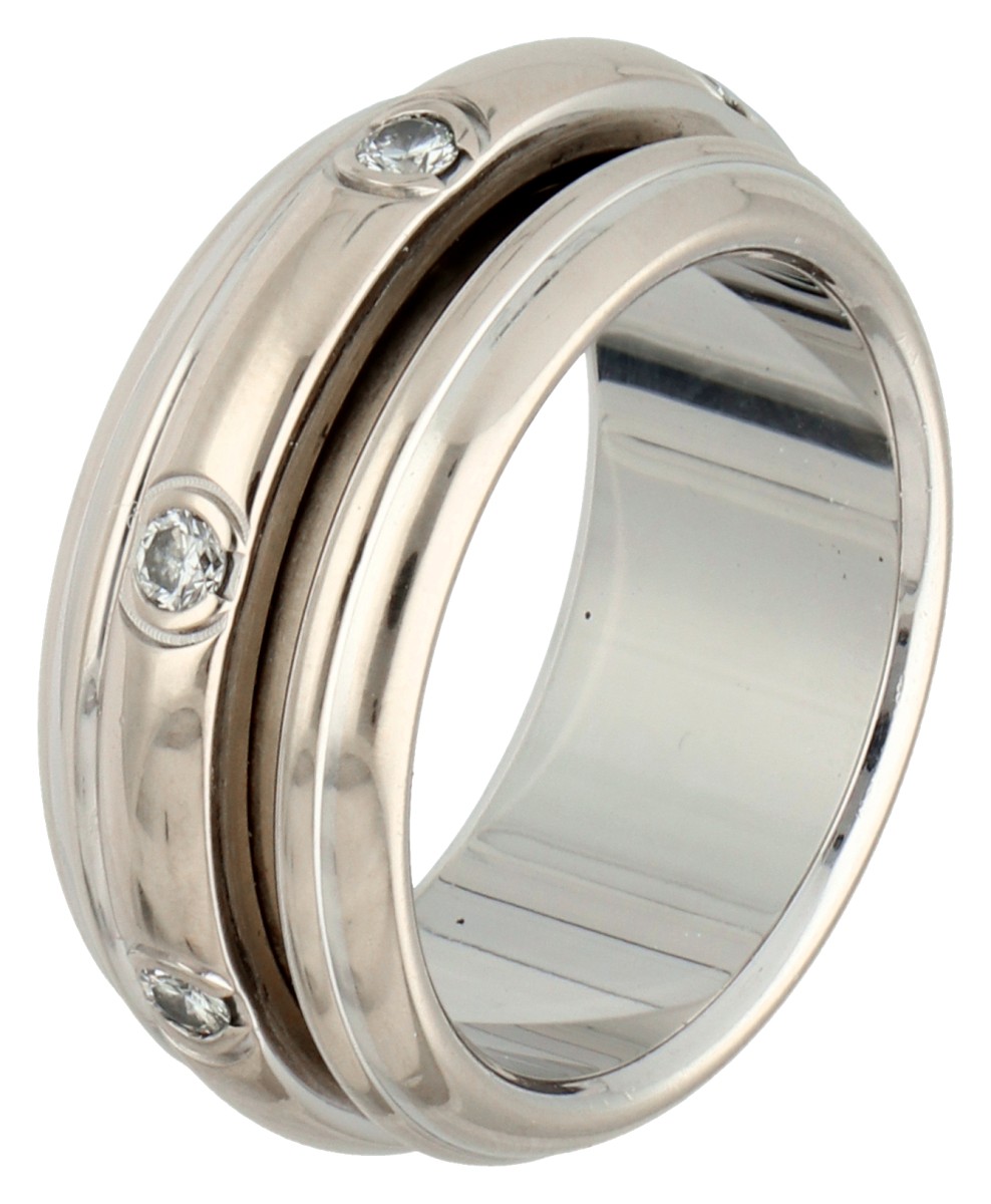 Piaget 18K witgouden 'Possession' ring bezet met ca. 0.21 ct. diamant.