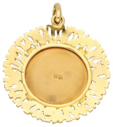 18K Geelgouden hanger "plus qu'hier moins que demain" door Augis.
