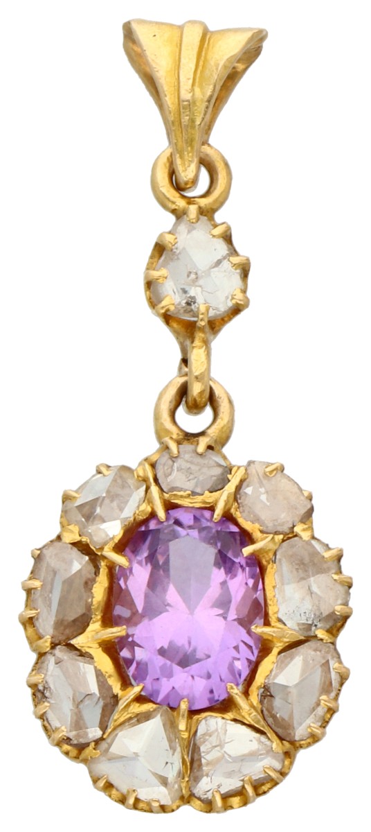 18K Geelgouden vintage hanger bezet met diamant en roze-paarse synthetische saffier.