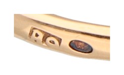 Art Nouveau 14K geelgouden ring met opaal, zaadparels en rode steen.