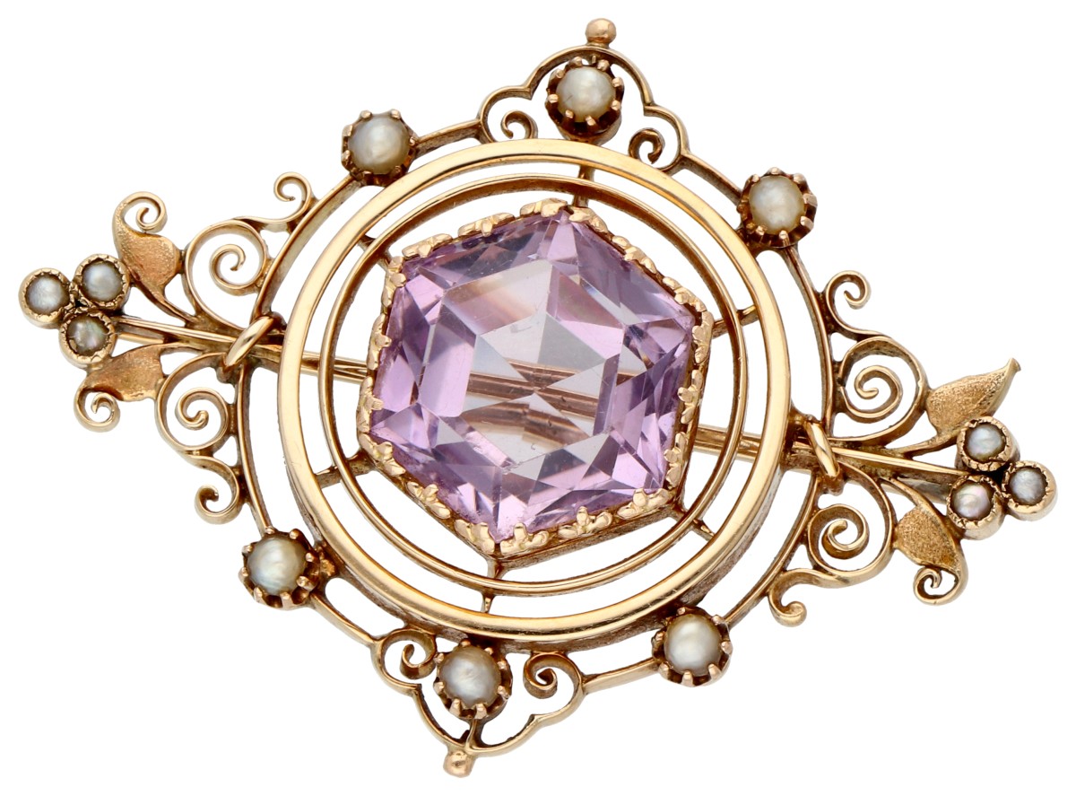 BWG geelgouden antieke broche bezet met ca. 6.85 ct. amethist.