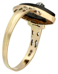 14K Geelgouden navette ring bezet met onyx  en diamant.