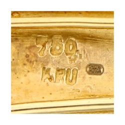 18K Geelgouden broche bezet met een synthetische saffier.