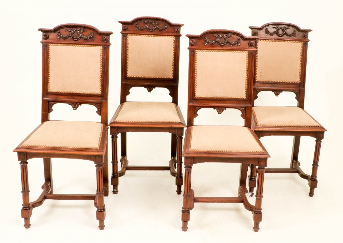 Een set van (4) eetkamerstoelen, Holland, 19e/ 20e eeuw.