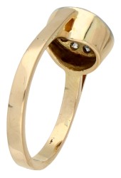 14K Geelgouden ring bezet met oud geslepen diamant in witgouden zettingen.