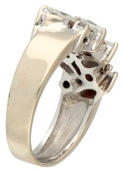 14K Witgouden ring met marquise en briljant geslepen diamanten.