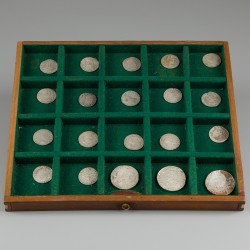 Weeldse Muntschat van 61 munten. Bevattend vele zilveren munten en 2 gouden halve realen. Brabant. Philips de Schone, Karel V & Filips II. 1497 - 1577 (Begraven rond 1580). Gemiddeld Zeer Fraai.