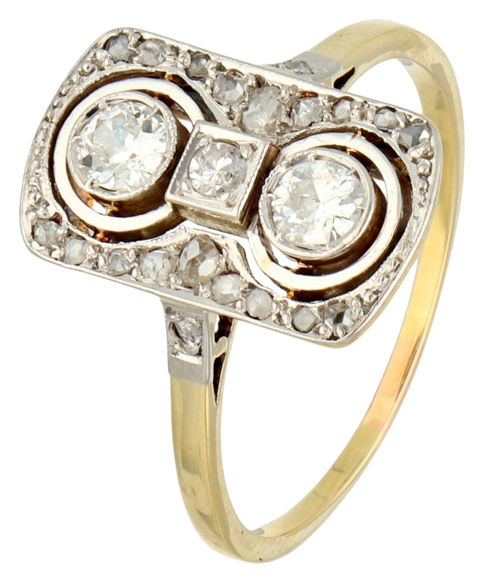 18K Geelgouden Art Deco prinsessen ring bezet met ca. 0.33 ct. diamanten.