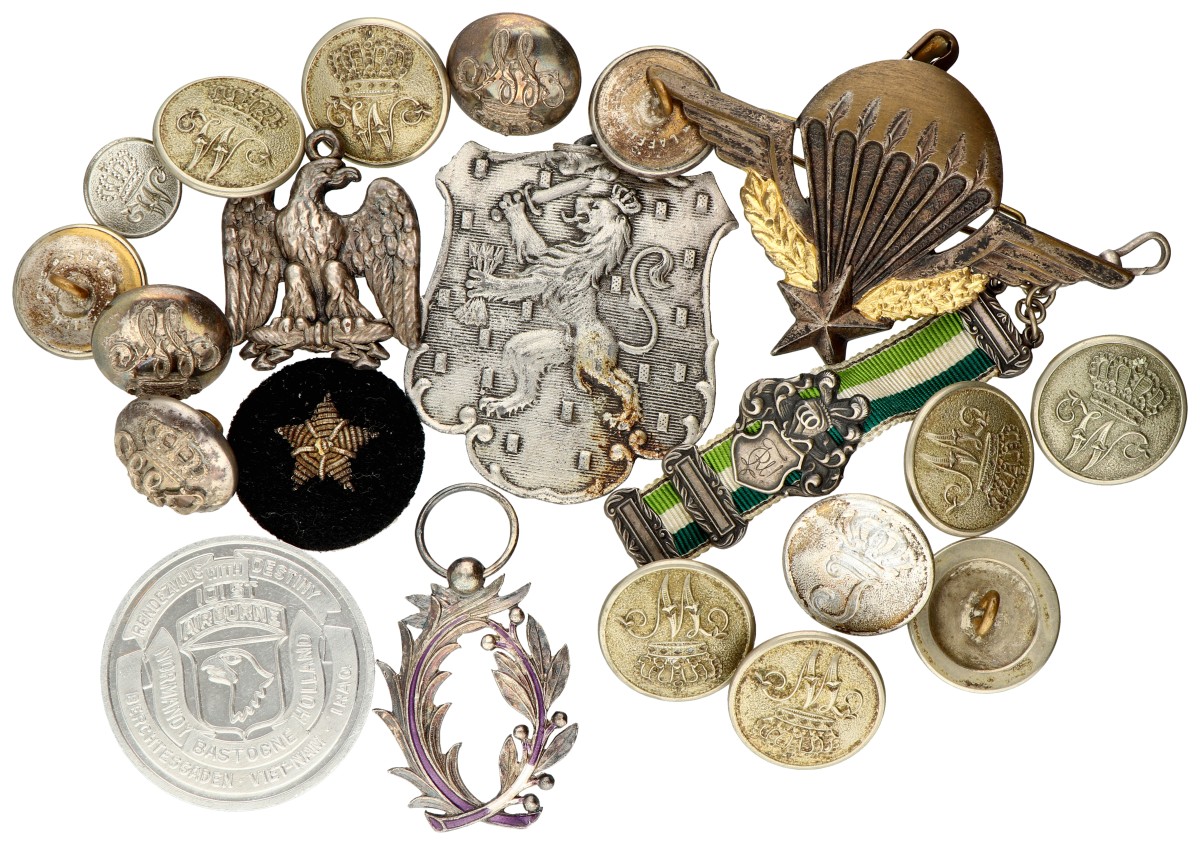 Europe. Lot (21) Various militaria.