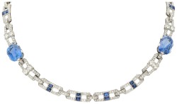 IGI-gecertificeerd platina collier met 75.00 ct. natuurlijke saffieren en 7.40 ct. diamant.