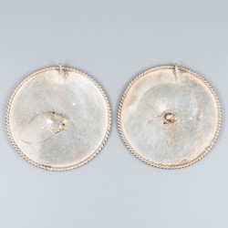 2-delige set broekstukken - streekdracht Walcheren, zilver.