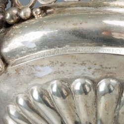 Godslamp, Frankrijk ca. 1870, zilver (geschenk van Barones de Woot aan familie de Gourcy).
