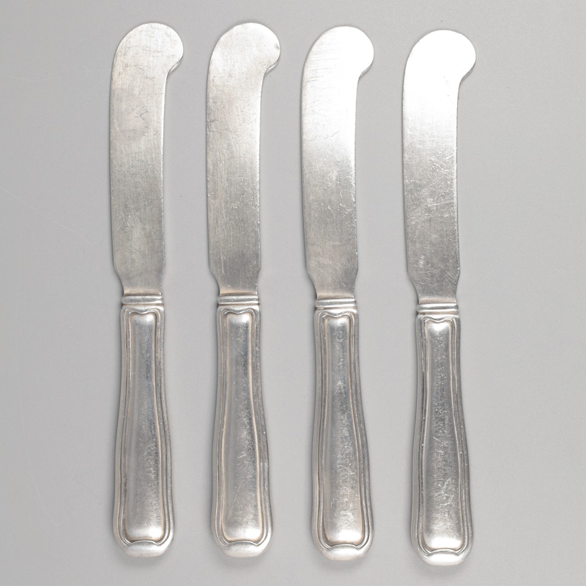 Georg Jensen 4-delige set botermesjes, model Old Danish, zilver.