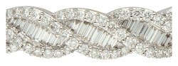 18K Bicolor gouden bangle armband bezet met ca. 2.80 ct. diamant.