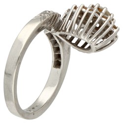 18K Witgouden asymmetrische ring met diamant.