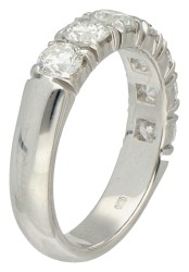 18K Witgouden demi-alliance ring bezet met ca. 1.19 ct. diamant.