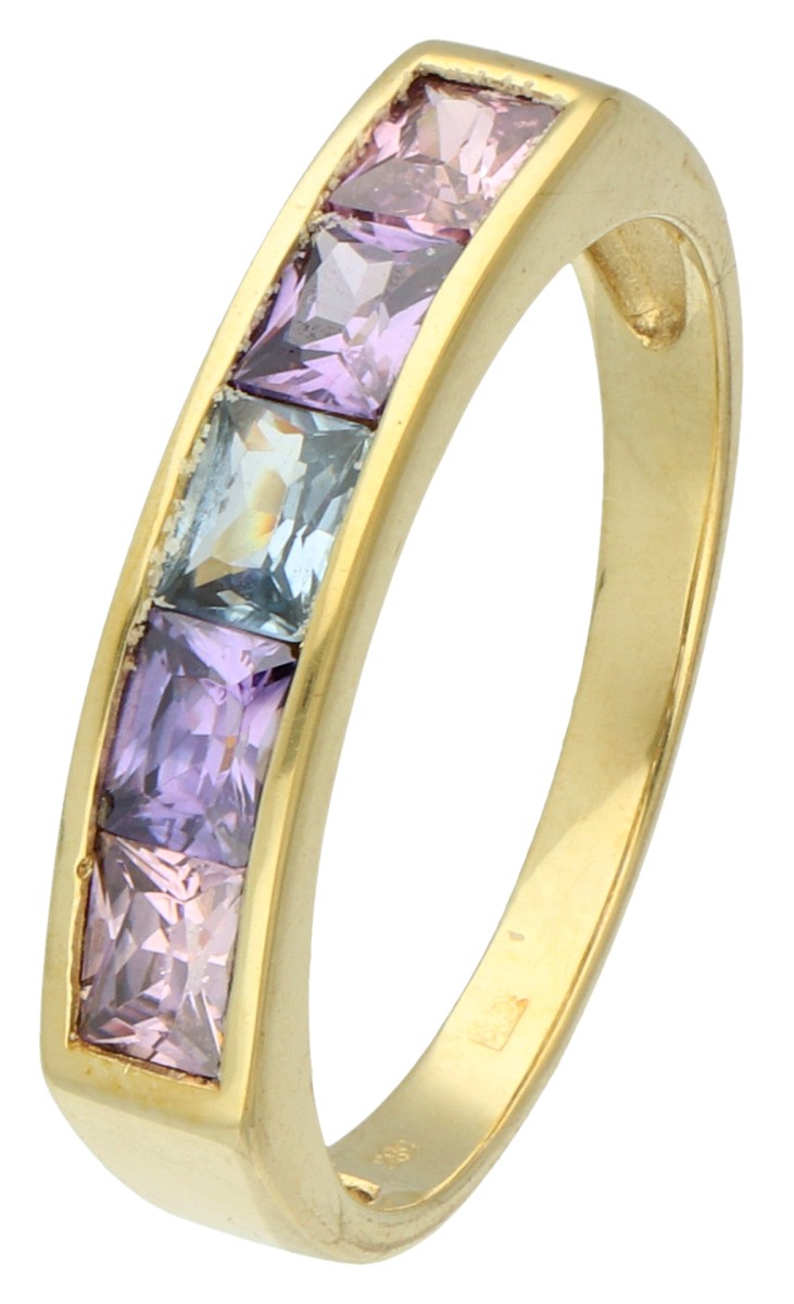 No reserve - 14K Geelgouden ring bezet met synthetische spinel en zirkonia.