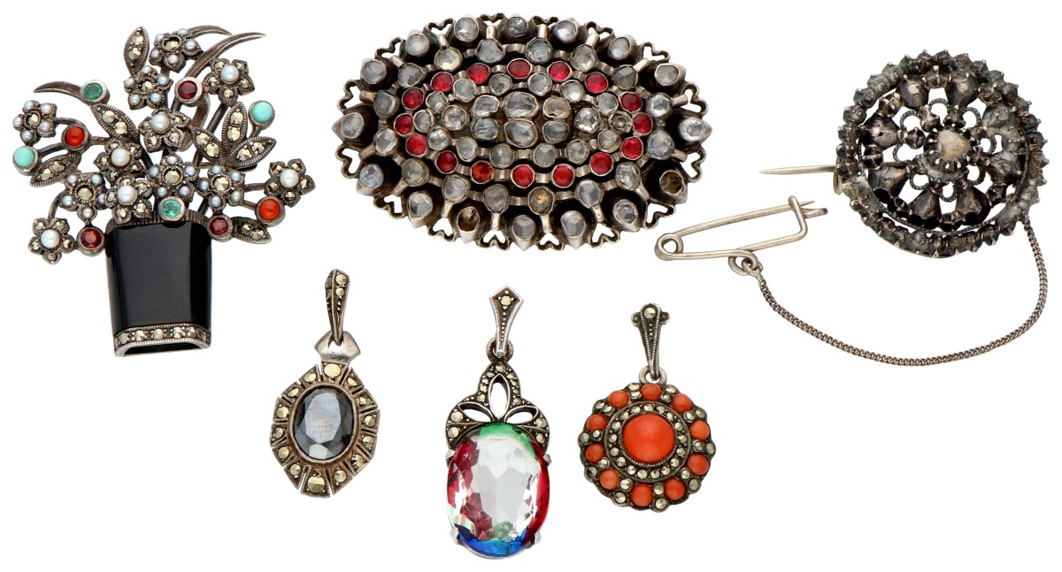 No reserve - Lot van zes diverse zilveren sieraden.