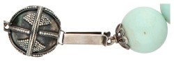 No reserve - Calciet collier met zilveren bolslot.