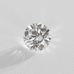 0.70 ct. GIA gecertificeerde natuurlijke diamant.