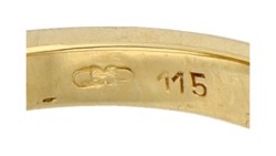 18K geelgouden design ring met druppelvormige cultivé parels.