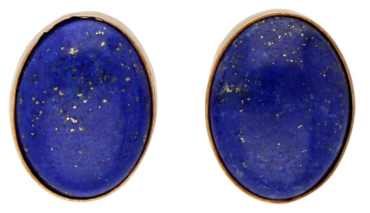 18K Geelgouden oorstekers bezet met cabochon geslepen lapis lazuli.