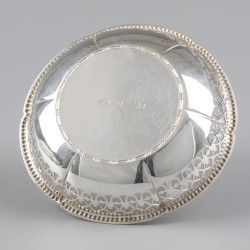 No reserve - 4-delige set bonbonschaaltjes zilver.